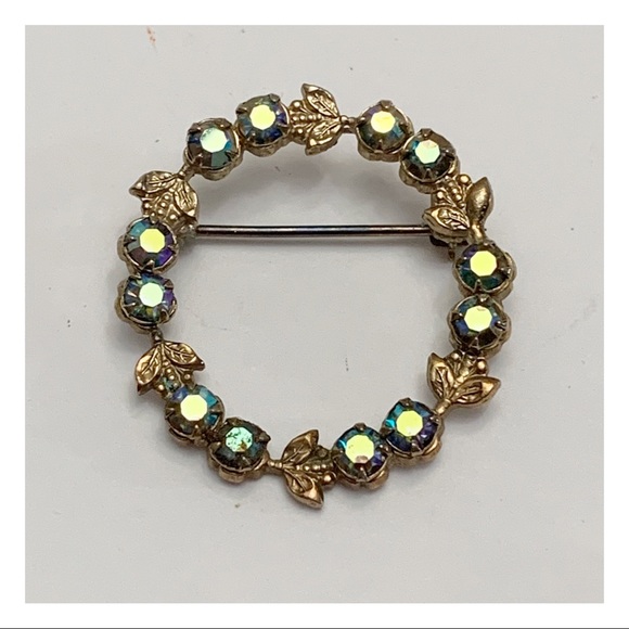 Vintage MCM dainty aurora Borealis rhinestone small  wreath brooch pin - Picture 3 of 10